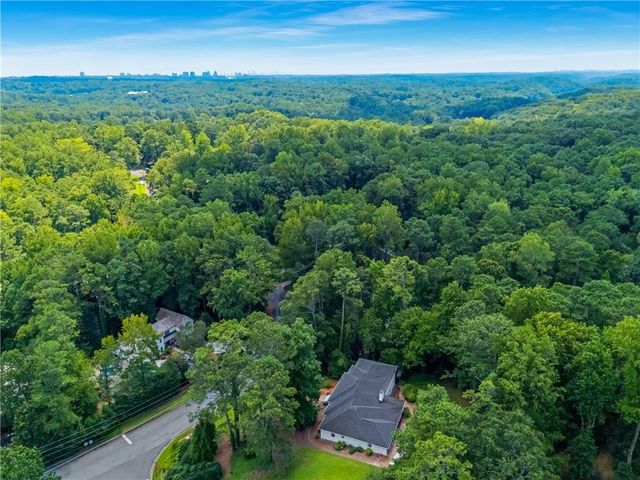 1080 Huntcliff NE, Sandy Springs, GA 30350