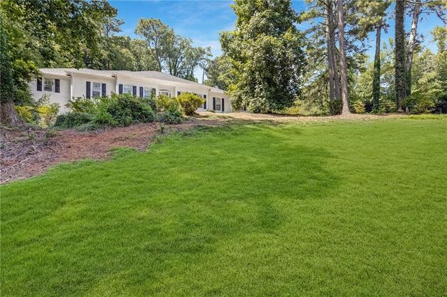 1080 Huntcliff NE, Sandy Springs, GA 30350