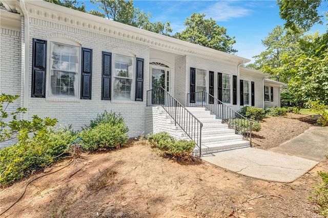 1080 Huntcliff NE, Sandy Springs, GA 30350