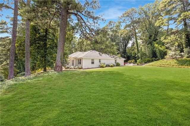 1080 Huntcliff NE, Sandy Springs, GA 30350