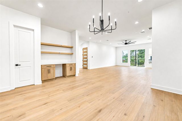 4524 Creekmont Drive, Houston, TX 77091