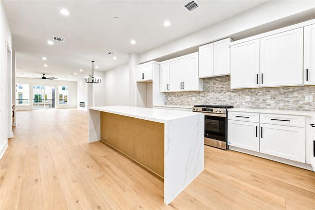 4524 Creekmont Drive, Houston, TX 77091