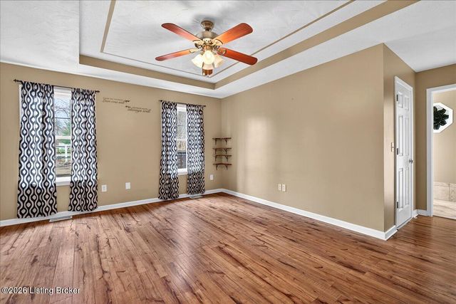 217 Bolton Ct, Shepherdsville, KY 40165