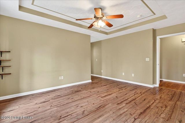 217 Bolton Ct, Shepherdsville, KY 40165