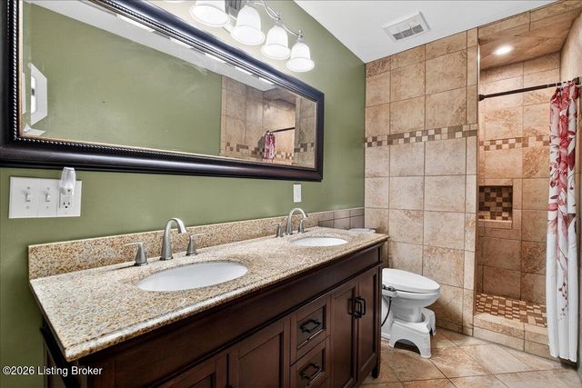 217 Bolton Ct, Shepherdsville, KY 40165