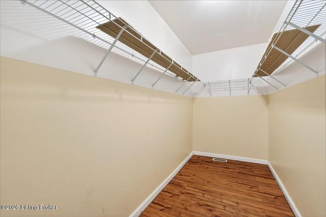 217 Bolton Ct, Shepherdsville, KY 40165