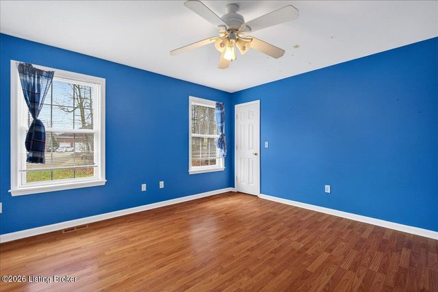 217 Bolton Ct, Shepherdsville, KY 40165