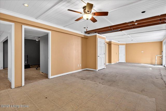 217 Bolton Ct, Shepherdsville, KY 40165