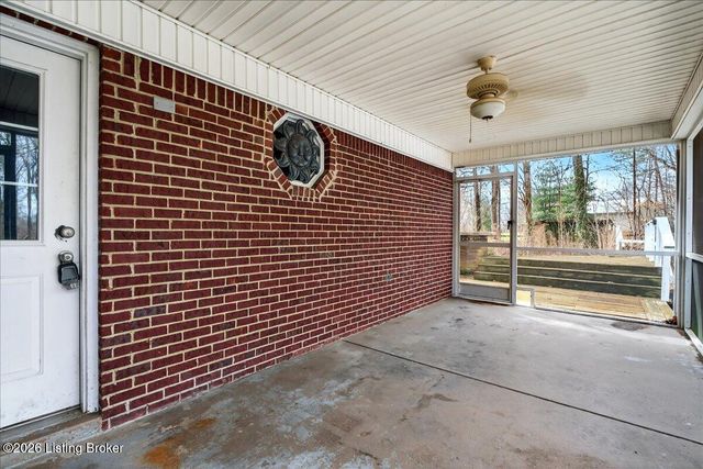 217 Bolton Ct, Shepherdsville, KY 40165