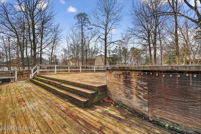 217 Bolton Ct, Shepherdsville, KY 40165