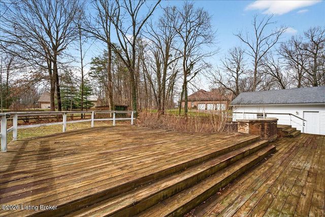 217 Bolton Ct, Shepherdsville, KY 40165