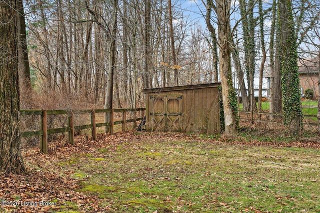 217 Bolton Ct, Shepherdsville, KY 40165