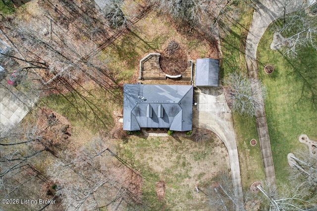 217 Bolton Ct, Shepherdsville, KY 40165