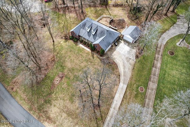 217 Bolton Ct, Shepherdsville, KY 40165