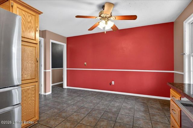 217 Bolton Ct, Shepherdsville, KY 40165