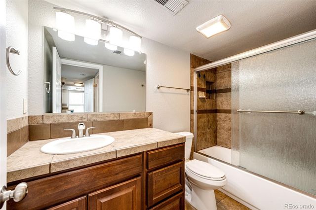 9837 E Peakview Avenue D11, Englewood, CO 80111