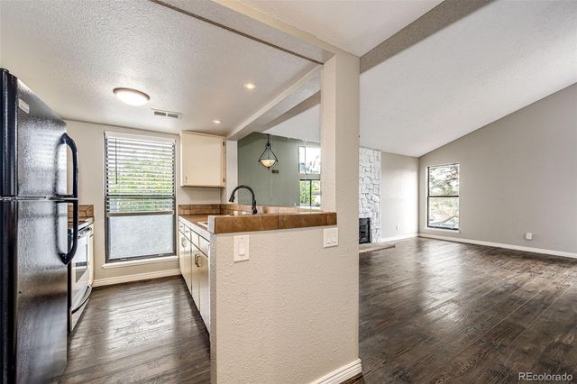 9837 E Peakview Avenue D11, Englewood, CO 80111