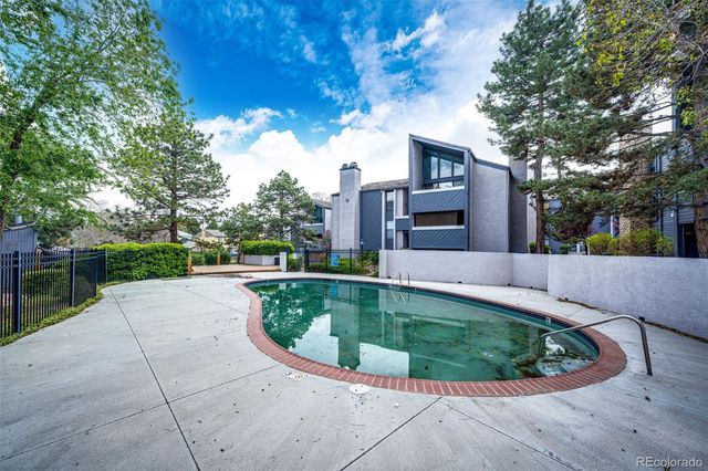9837 E Peakview Avenue D11, Englewood, CO 80111