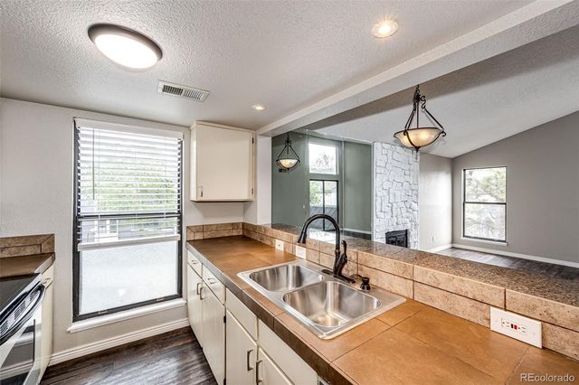 9837 E Peakview Avenue D11, Englewood, CO 80111