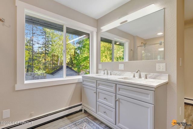 9219 Strutz Avenue, Anchorage, AK 99507