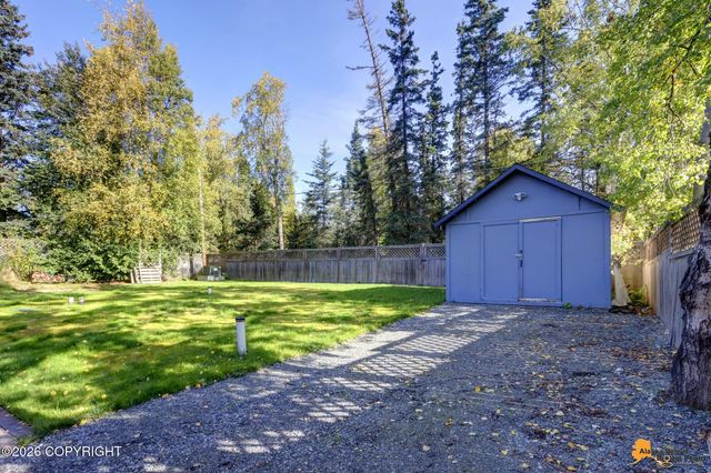 9219 Strutz Avenue, Anchorage, AK 99507