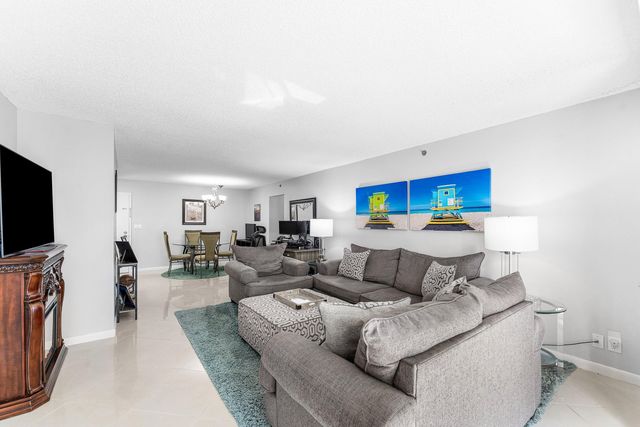 3215 S Ocean Boulevard 407, Highland Beach, FL 33487