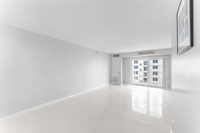 3215 S Ocean Boulevard 407, Highland Beach, FL 33487