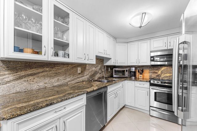 3215 S Ocean Boulevard 407, Highland Beach, FL 33487