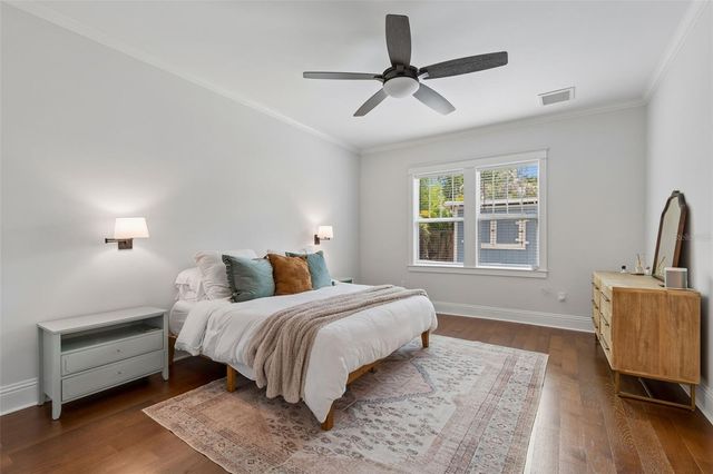 212 W HILDA STREET, Tampa, FL 33603