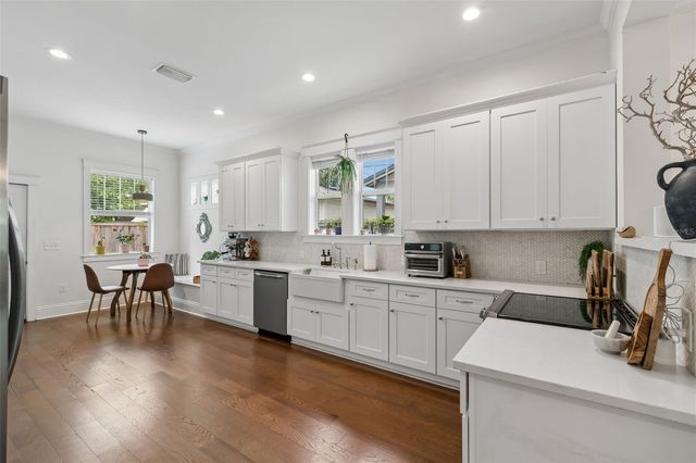212 W HILDA STREET, Tampa, FL 33603