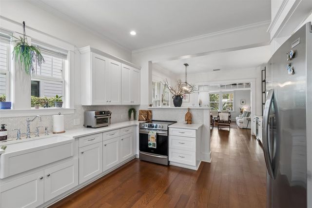 212 W HILDA STREET, Tampa, FL 33603