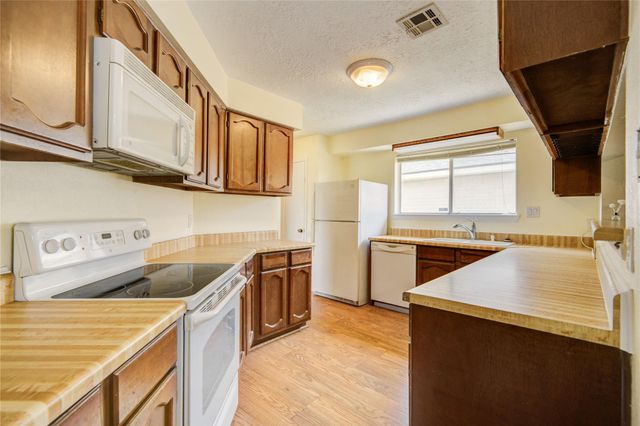 9831 Shell Rock Road, La Porte, TX 77571