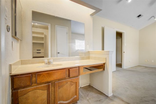 9831 Shell Rock Road, La Porte, TX 77571