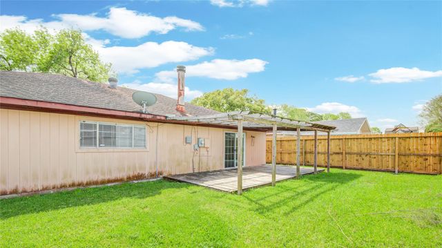 9831 Shell Rock Road, La Porte, TX 77571