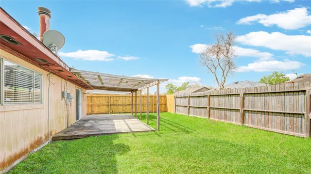 9831 Shell Rock Road, La Porte, TX 77571