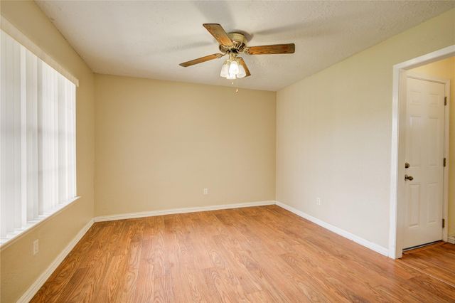 9831 Shell Rock Road, La Porte, TX 77571