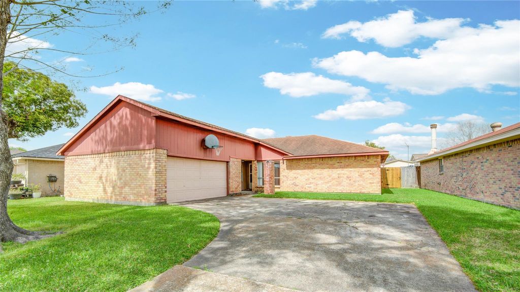 9831 Shell Rock Road, La Porte, TX 77571