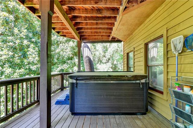 9035 Walnut Cove Lane, Gainesville, GA 30506