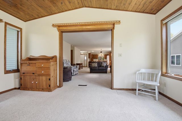 2510 9th Street SW, Willmar, MN 56201