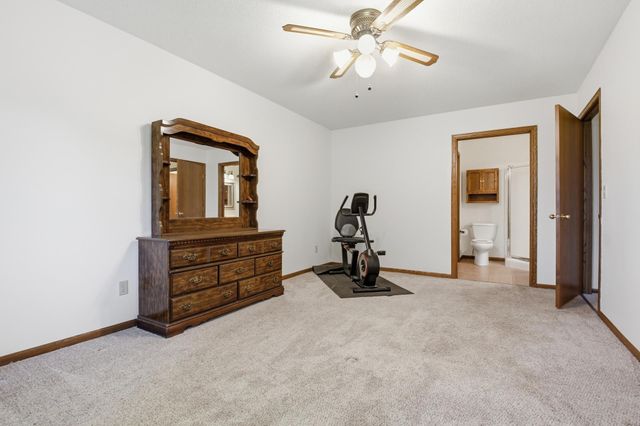 2510 9th Street SW, Willmar, MN 56201