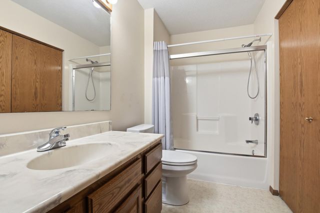 2510 9th Street SW, Willmar, MN 56201