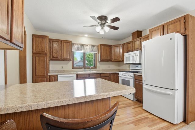 2510 9th Street SW, Willmar, MN 56201