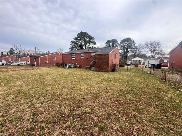 6 Cornelius DR, Hampton, VA 23666