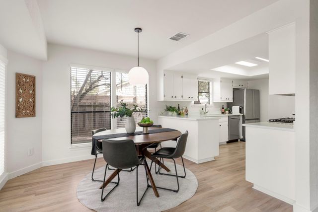 4911 White Elm DR, Austin, TX 78749