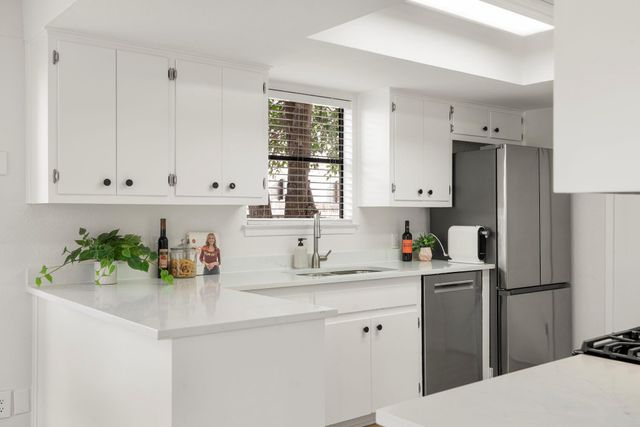 4911 White Elm DR, Austin, TX 78749