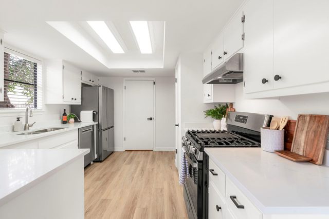 4911 White Elm DR, Austin, TX 78749