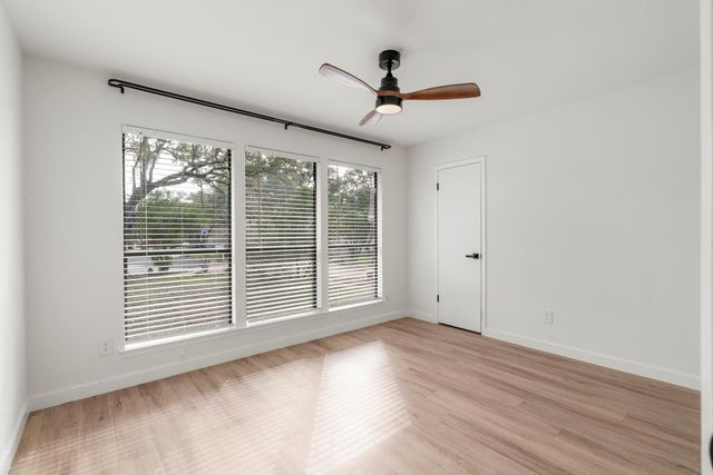 4911 White Elm DR, Austin, TX 78749