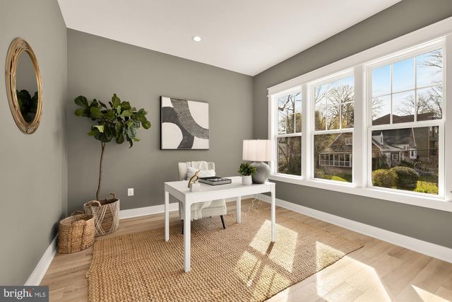 5707 9TH ST N, Arlington, VA 22205