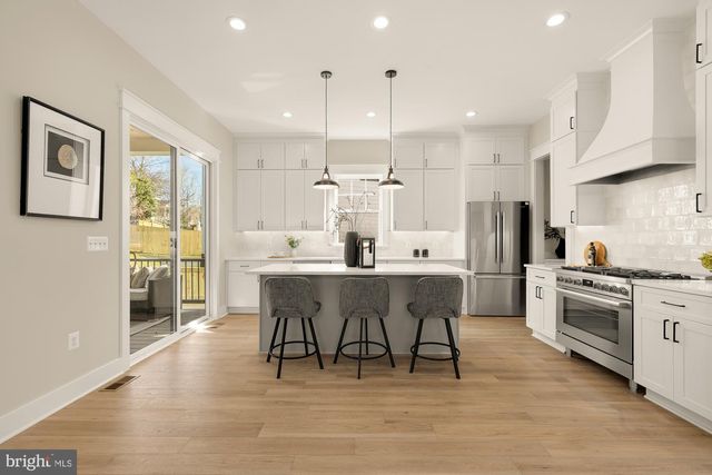 5707 9TH ST N, Arlington, VA 22205