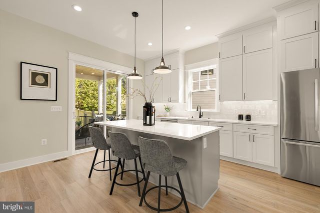 5707 9TH ST N, Arlington, VA 22205